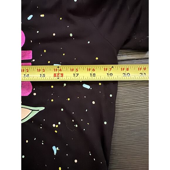 Disney Star Wars Baby Yoda Mandalorian V Neck Galaxy Print Pop Culture Tee LG - Picture 11 of 15